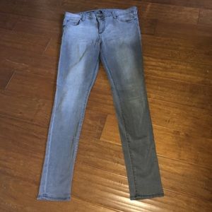 Gray KUT from the cloth “Mia toothpick skinny”